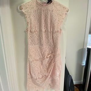 Short Baby pink dress with lace